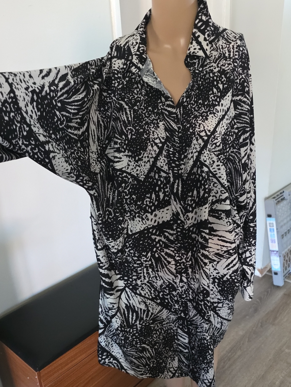 Express Black and White Abstract Button-Up Shirt Dress